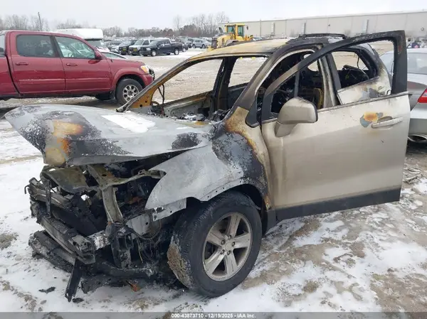 3GNCJLSB9GL183431 2016 CHEVROLET TRAX - Image 2