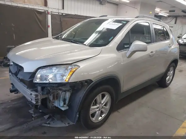 3GNCJLSB9GL222986 2016 CHEVROLET TRAX - Image 2