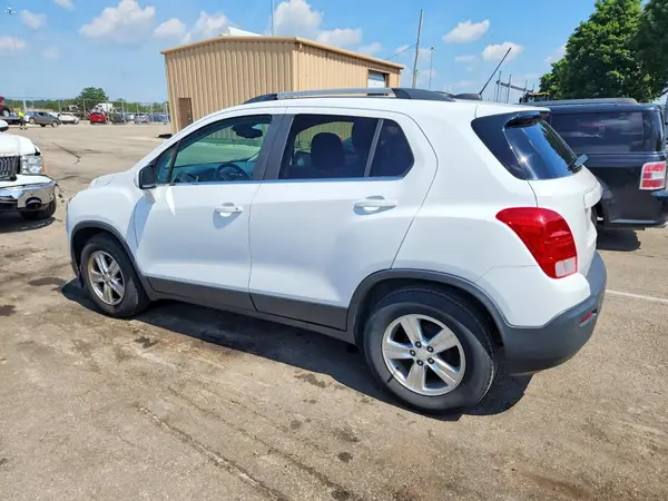 3GNCJLSB9GL268379 2016 CHEVROLET TRAX - Image 2