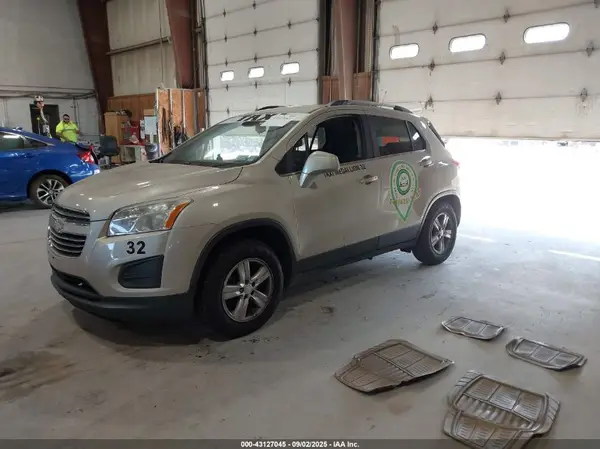3GNCJLSB9GL280628 2016 CHEVROLET TRAX - Image 2