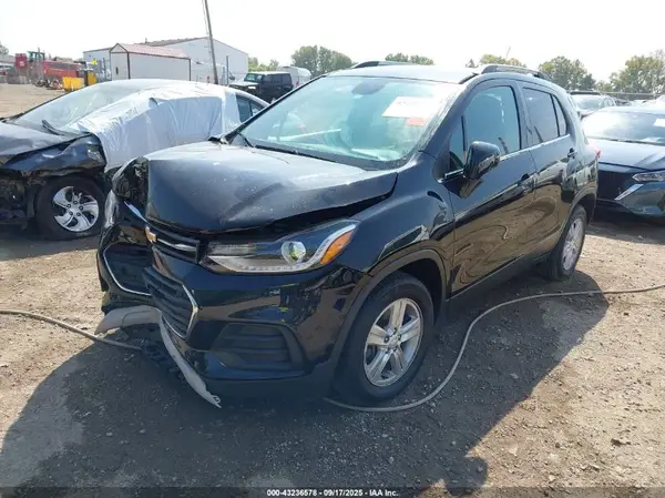 3GNCJLSB9HL174388 2017 CHEVROLET TRAX - Image 2