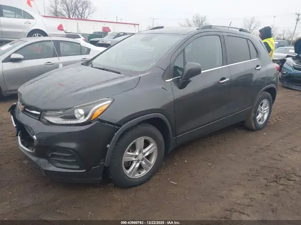 3GNCJLSB9HL278153 2017 CHEVROLET TRAX - Image 2