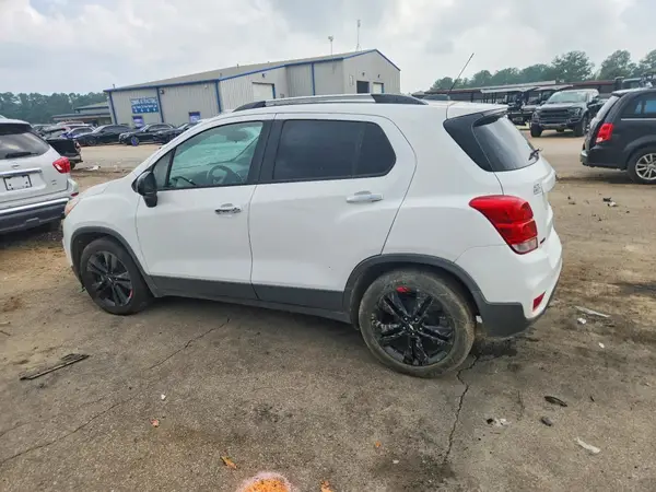 3GNCJLSB9JL167947 2018 CHEVROLET TRAX - Image 2