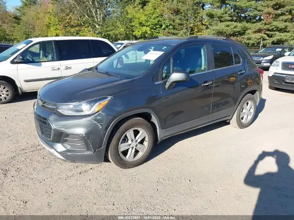 3GNCJLSB9JL199068 2018 CHEVROLET TRAX - Image 2