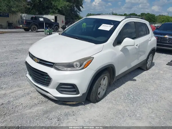 3GNCJLSB9JL208660 2018 CHEVROLET TRAX - Image 2