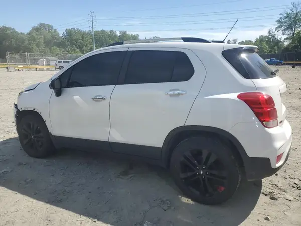 3GNCJLSB9JL325817 2018 CHEVROLET TRAX - Image 2