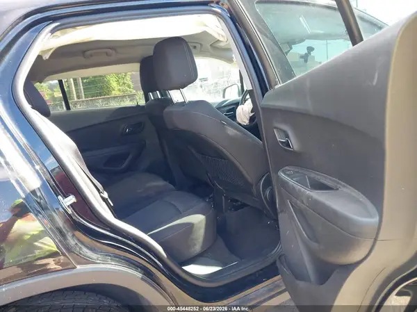 3GNCJLSB9JL347185 2018 CHEVROLET TRAX - Image 8