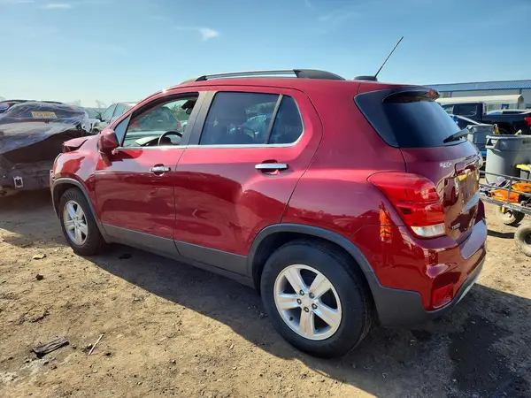 3GNCJLSB9JL354766 2018 CHEVROLET TRAX - Image 2
