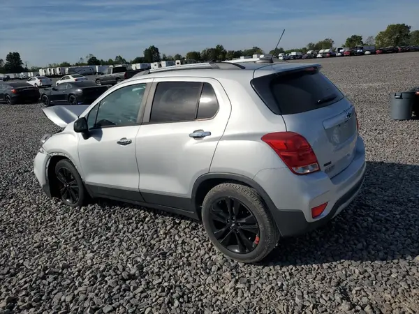 3GNCJLSB9JL370871 2018 CHEVROLET TRAX - Image 2