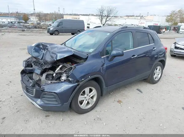 3GNCJLSB9JL382180 2018 CHEVROLET TRAX - Image 2