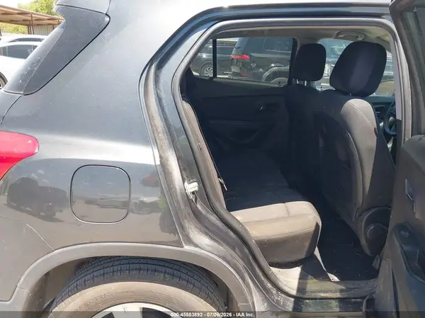 3GNCJLSB9JL402377 2018 CHEVROLET TRAX - Image 8
