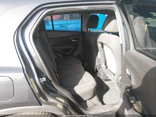 3GNCJLSB9JL410091 2018 CHEVROLET TRAX - Image 8
