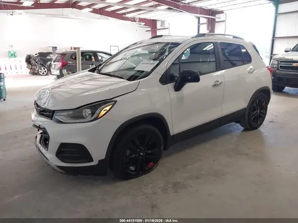 3GNCJLSB9KL125621 2019 CHEVROLET TRAX - Image 2