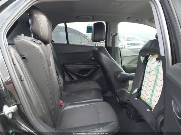3GNCJLSB9KL132858 2019 CHEVROLET TRAX - Image 8
