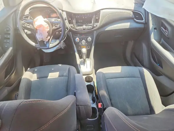 3GNCJLSB9KL154519 2019 CHEVROLET TRAX - Image 8