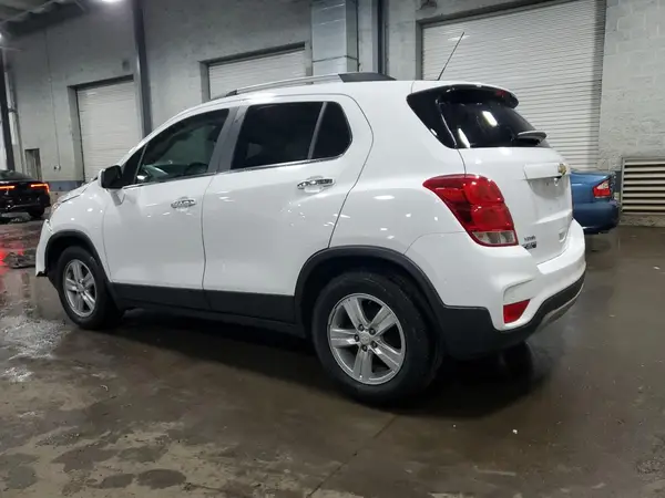 3GNCJLSB9KL193921 2019 CHEVROLET TRAX - Image 2