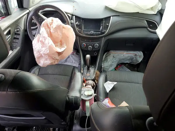3GNCJLSB9KL207686 2019 CHEVROLET TRAX - Image 8
