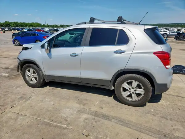 3GNCJLSB9KL209129 2019 CHEVROLET TRAX - Image 2
