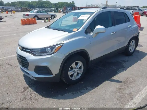 3GNCJLSB9KL209227 2019 CHEVROLET TRAX - Image 2