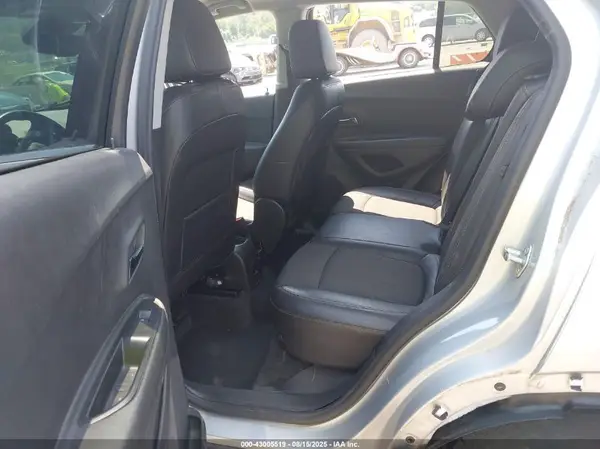 3GNCJLSB9KL209227 2019 CHEVROLET TRAX - Image 8