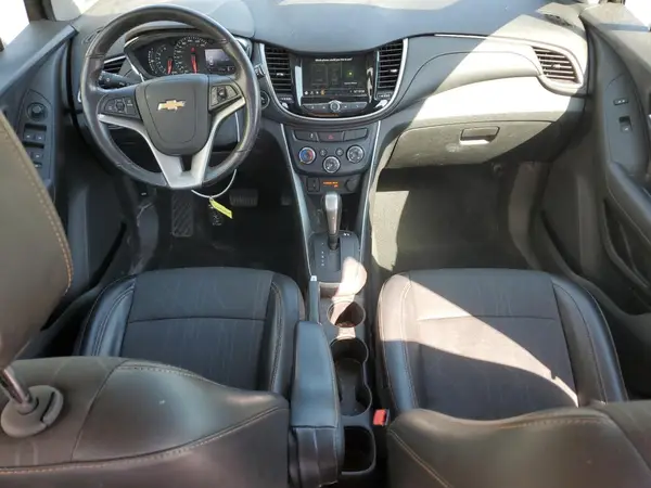 3GNCJLSB9KL212306 2019 CHEVROLET TRAX - Image 8