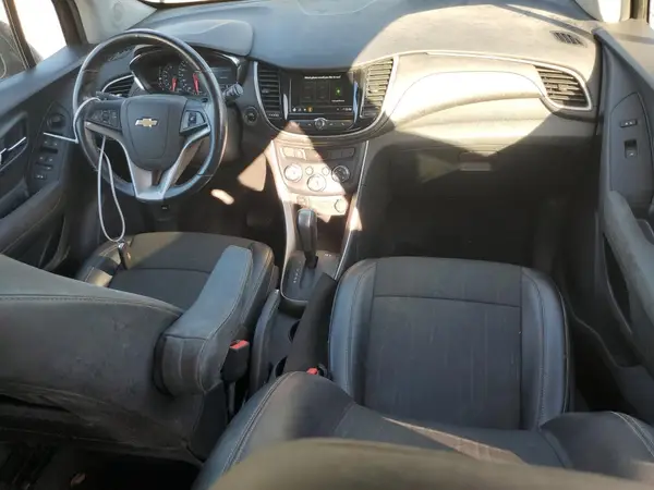 3GNCJLSB9KL253986 2019 CHEVROLET TRAX - Image 8