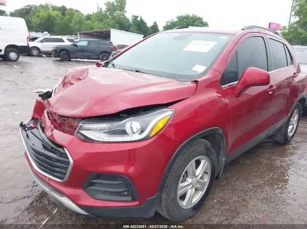 3GNCJLSB9KL254975 2019 CHEVROLET TRAX - Image 2