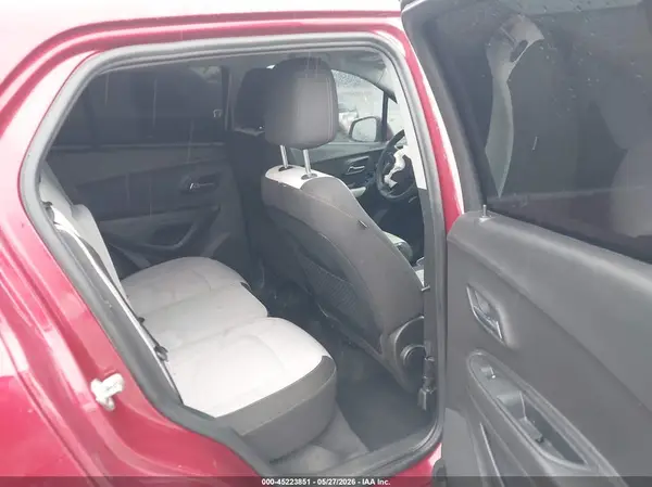 3GNCJLSB9KL254975 2019 CHEVROLET TRAX - Image 8