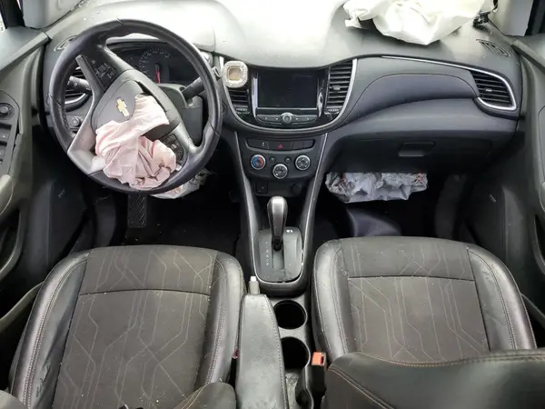 3GNCJLSB9KL278385 2019 CHEVROLET TRAX - Image 8
