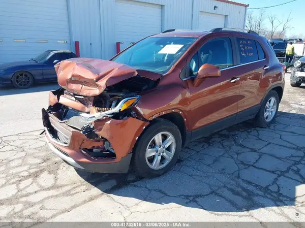 3GNCJLSB9KL279780 2019 CHEVROLET TRAX - Image 2