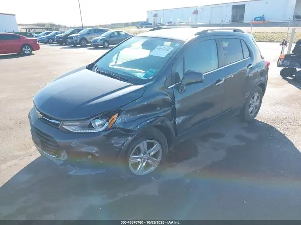 3GNCJLSB9KL292657 2019 CHEVROLET TRAX - Image 2