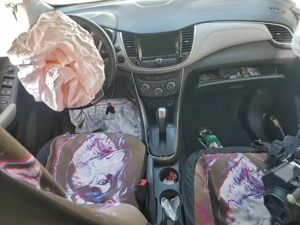 3GNCJLSB9KL293310 2019 CHEVROLET TRAX - Image 8