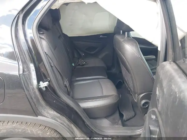 3GNCJLSB9KL318013 2019 CHEVROLET TRAX - Image 8