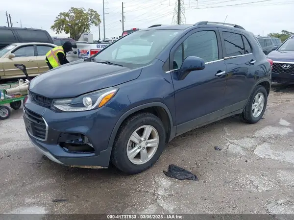 3GNCJLSB9KL319999 2019 CHEVROLET TRAX - Image 2