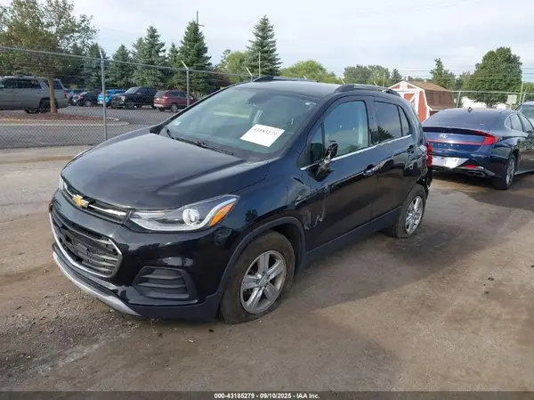 3GNCJLSB9KL320523 2019 CHEVROLET TRAX - Image 2