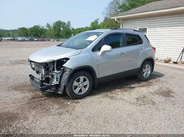 3GNCJLSB9KL321977 2019 CHEVROLET TRAX - Image 2