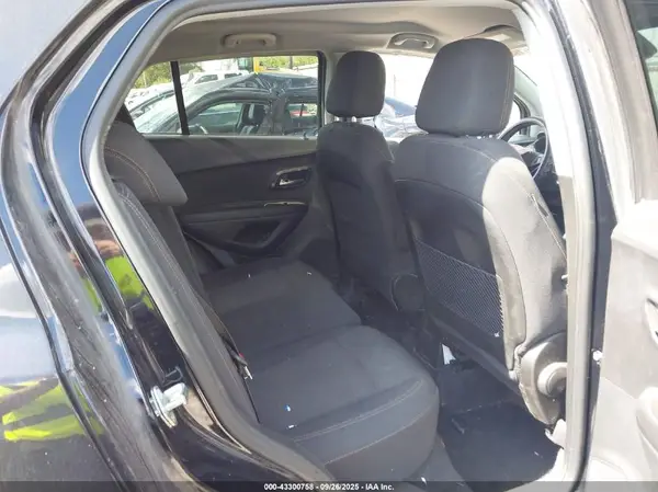 3GNCJLSB9KL324457 2019 CHEVROLET TRAX - Image 8
