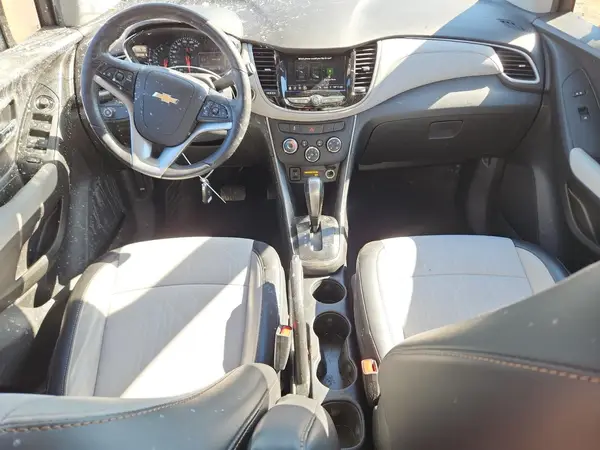 3GNCJLSB9KL326595 2019 CHEVROLET TRAX - Image 8