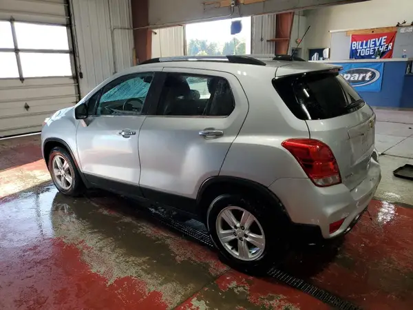 3GNCJLSB9KL327648 2019 CHEVROLET TRAX - Image 2
