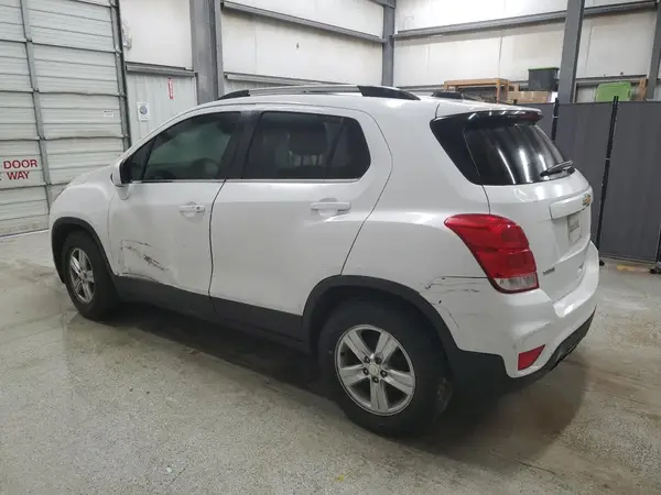 3GNCJLSB9KL337208 2019 CHEVROLET TRAX - Image 2