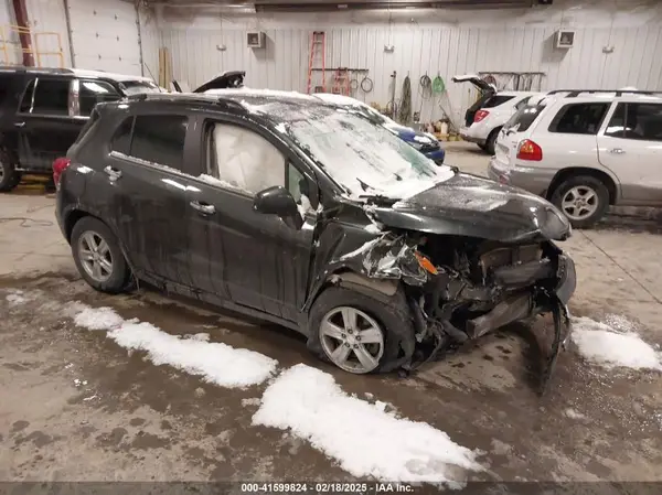 3GNCJLSB9KL345048 2019 CHEVROLET TRAX - Image 1