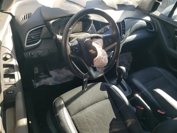 3GNCJLSB9KL366028 2019 CHEVROLET TRAX - Image 8