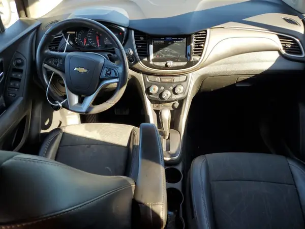 3GNCJLSB9KL391995 2019 CHEVROLET TRAX - Image 8