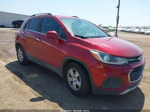 3GNCJLSB9LL113759 2020 CHEVROLET TRAX - Image 1