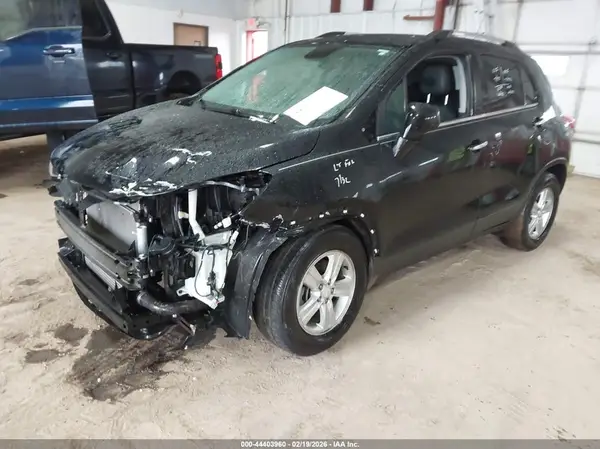 3GNCJLSB9LL120128 2020 CHEVROLET TRAX - Image 2