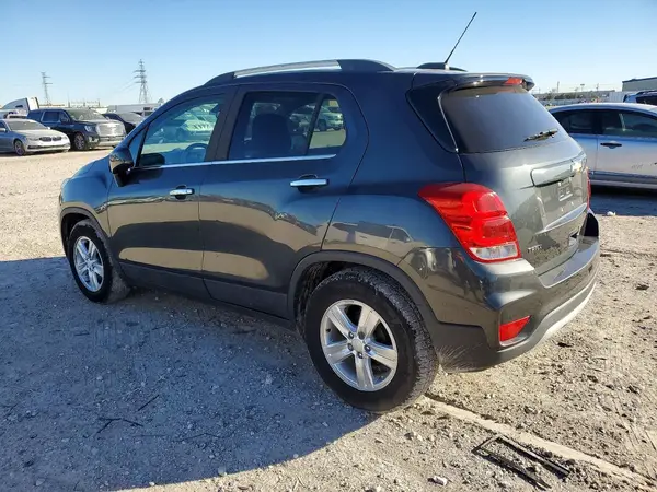 3GNCJLSB9LL125586 2020 CHEVROLET TRAX - Image 2