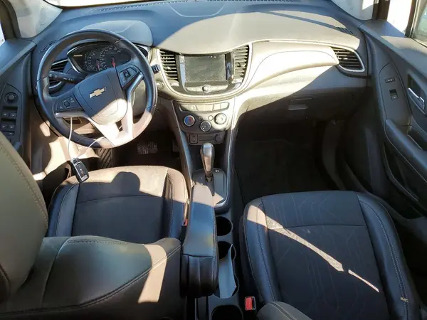 3GNCJLSB9LL125586 2020 CHEVROLET TRAX - Image 8