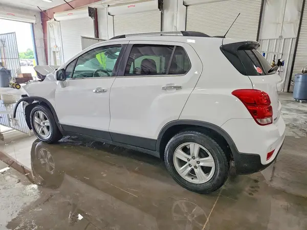3GNCJLSB9LL128293 2020 CHEVROLET TRAX - Image 2