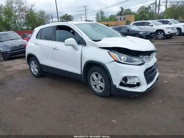 3GNCJLSB9LL143621 2020 CHEVROLET TRAX - Image 1