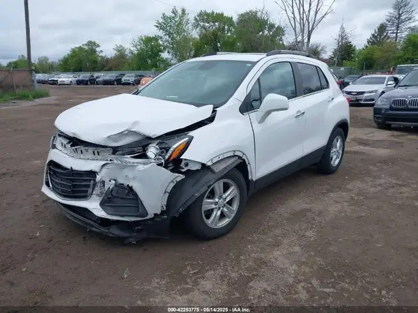 3GNCJLSB9LL143621 2020 CHEVROLET TRAX - Image 2
